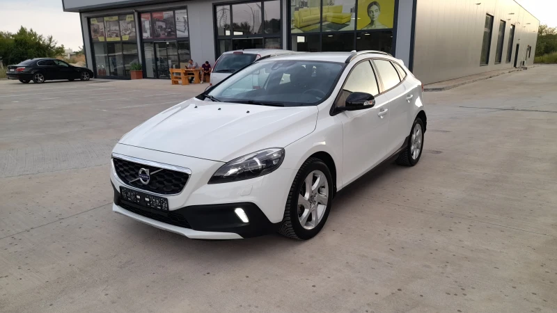 Volvo V40 Cross Country 2.0i - CROSS 4x4 , снимка 5 - Автомобили и джипове - 51033238