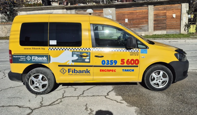 VW Caddy, снимка 3 - Автомобили и джипове - 52524793