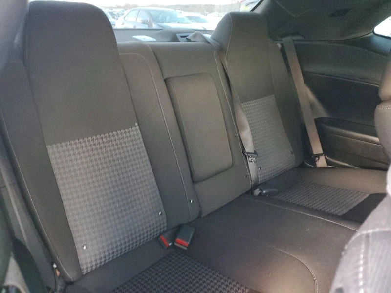 Dodge Challenger, снимка 10 - Автомобили и джипове - 53362295