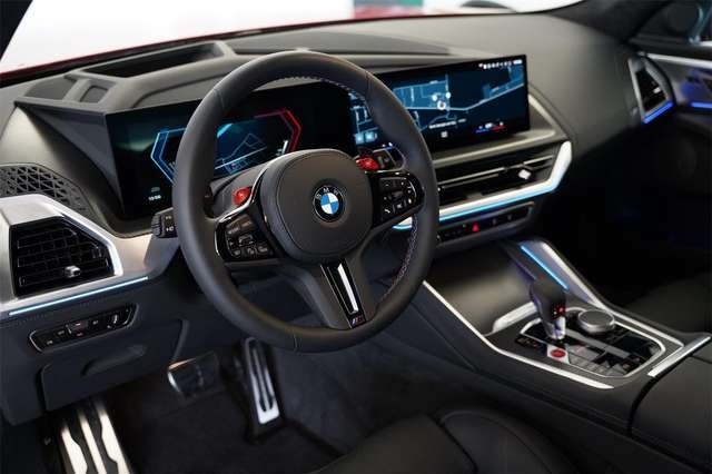 BMW XM 4.4i xDrive, снимка 8 - Автомобили и джипове - 42342056