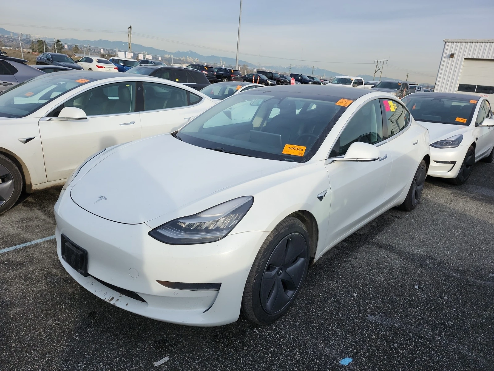 Tesla Model 3 - [1] 