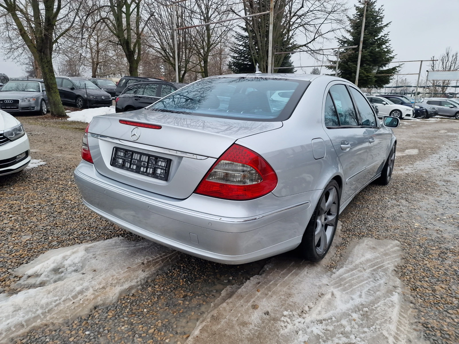 Mercedes-Benz E 280 3.0CDI-190k.s-EVO-NAVI-AVANTGARDE-FULL - изображение 4