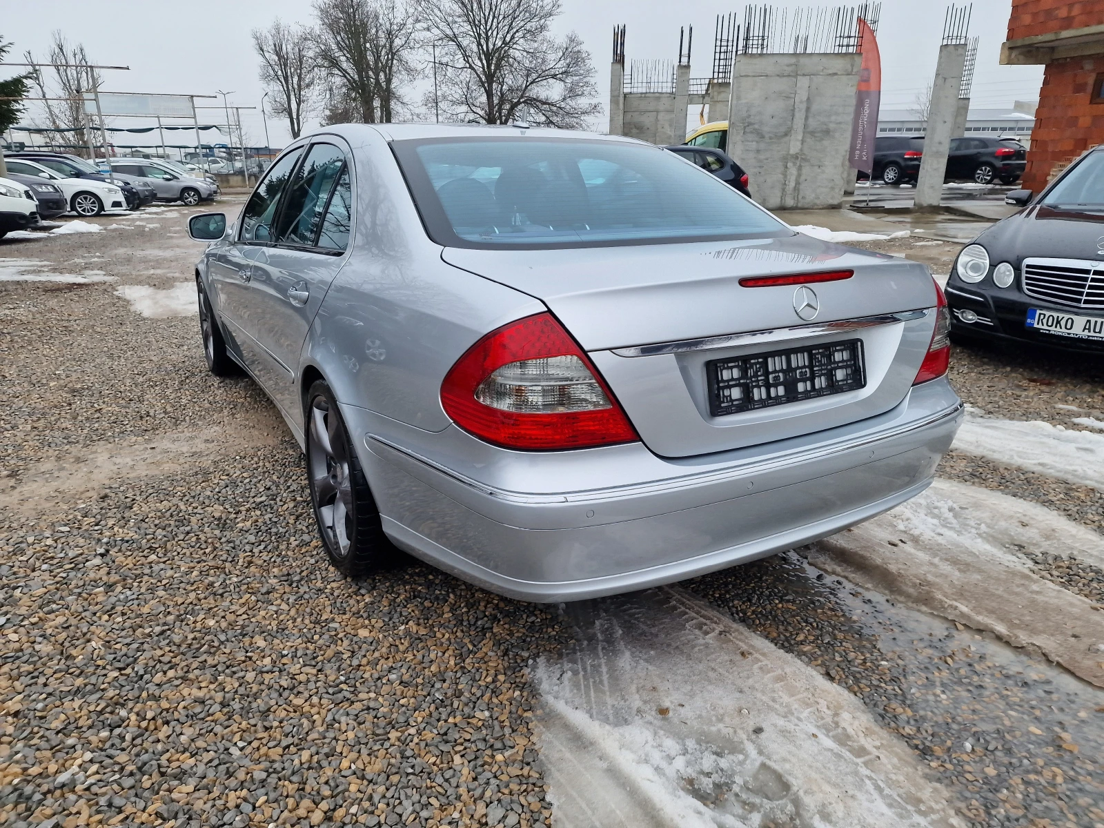 Mercedes-Benz E 280 3.0CDI-190k.s-EVO-NAVI-AVANTGARDE-FULL - изображение 6