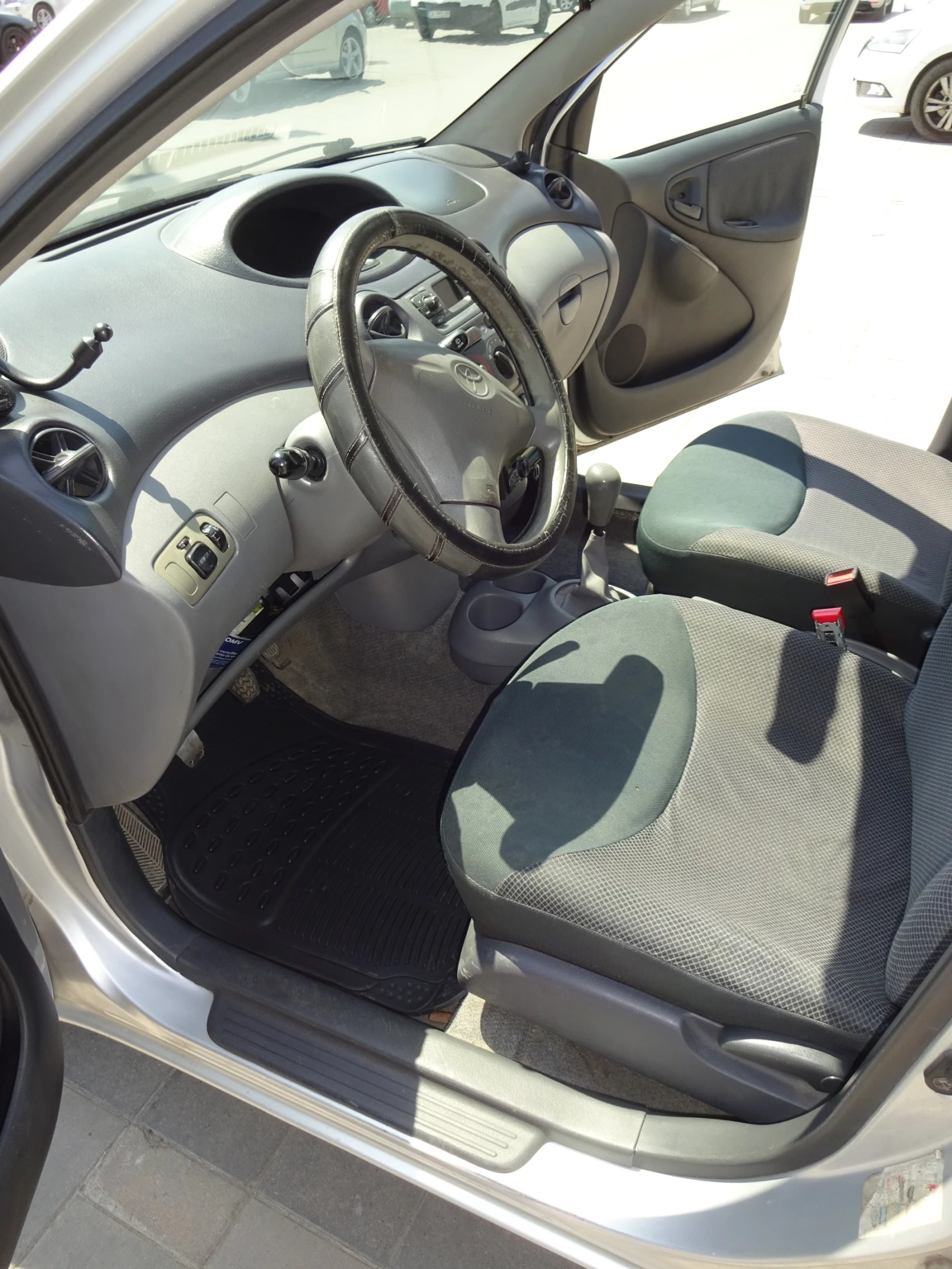 Toyota Yaris  - изображение 8