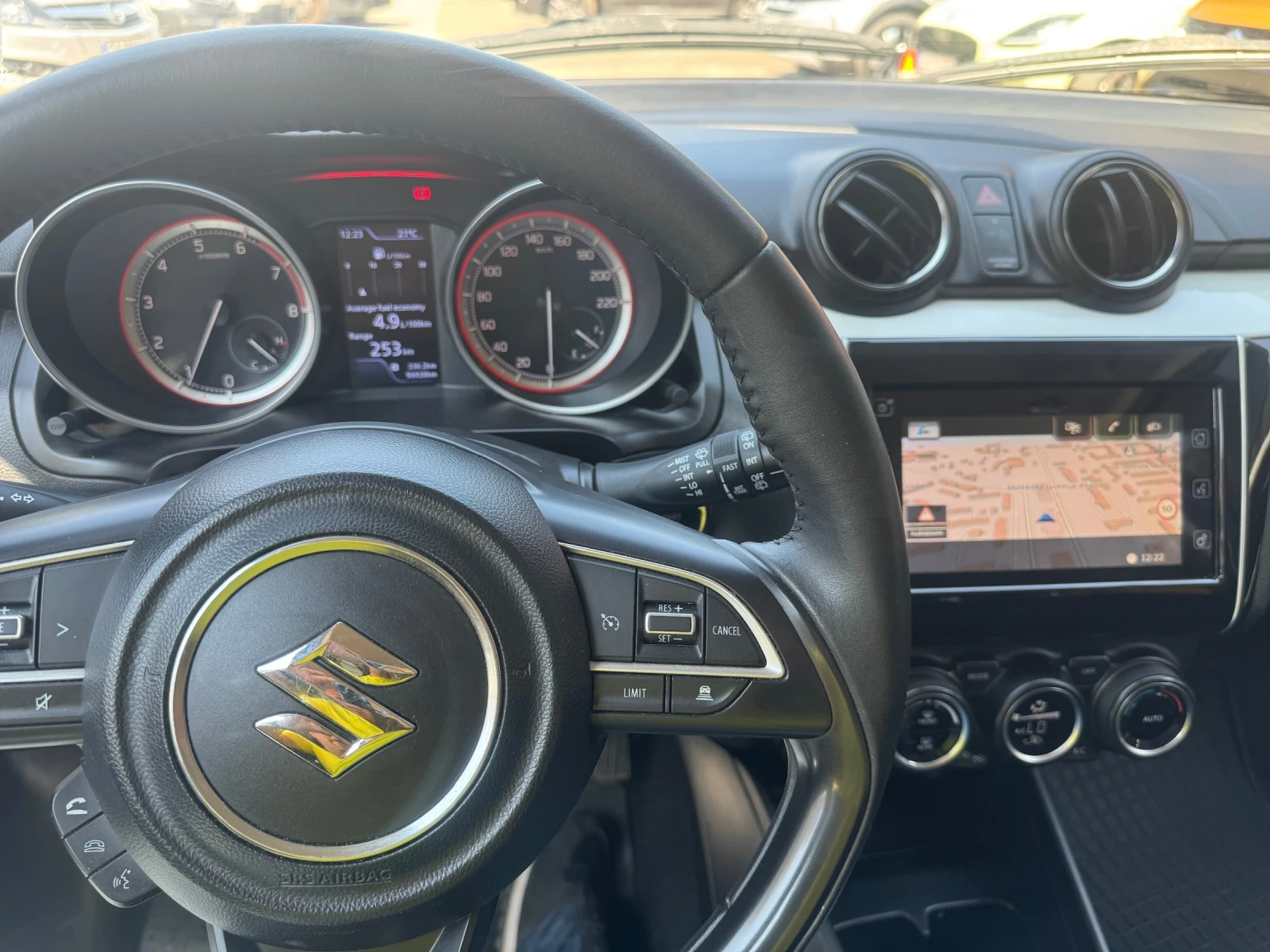 Suzuki Swift 1.2 GLX ГАРАНЦИОННЕН - изображение 10