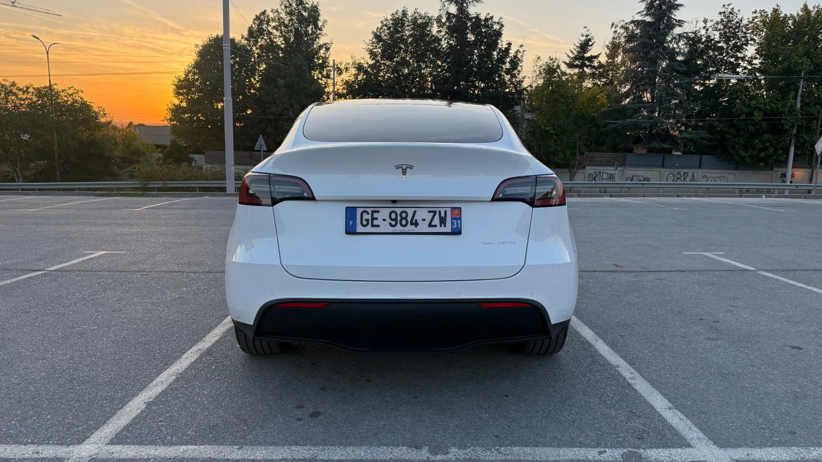 Tesla Model Y LONG RANGE DUAL MOTOR AWD 82kWh - изображение 5