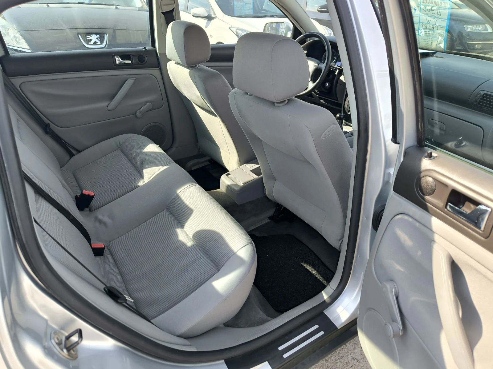 VW Passat 2.0i - изображение 10