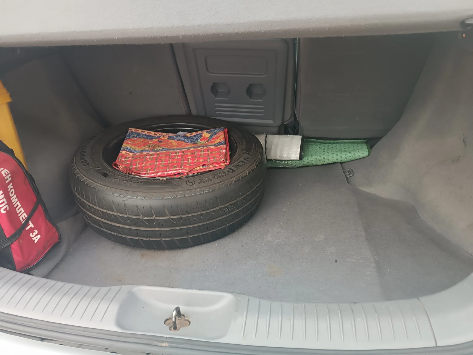 Nissan Almera tino  - изображение 10