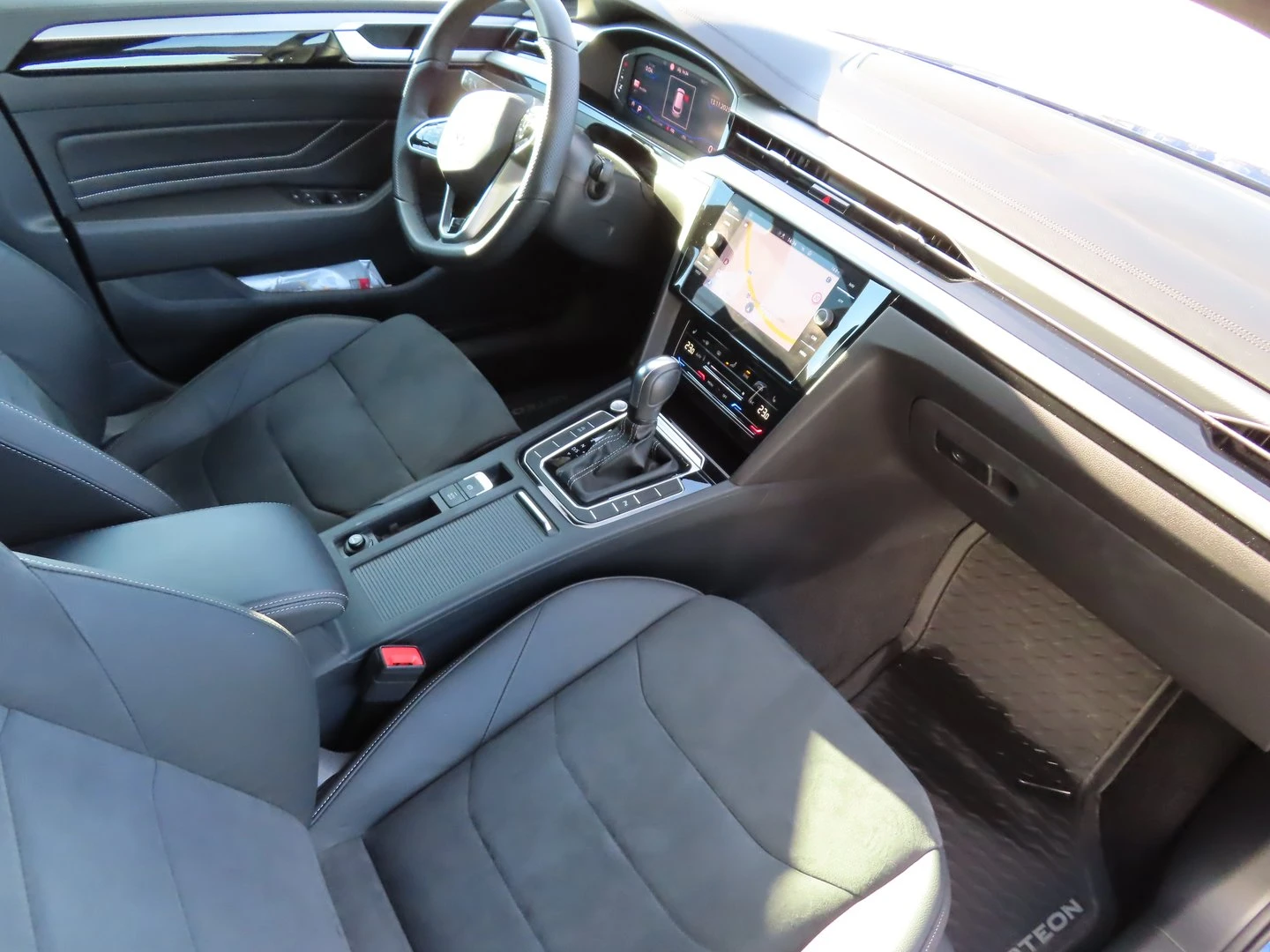 VW Arteon R-Line 2.0 TSI OPF DSG - изображение 6