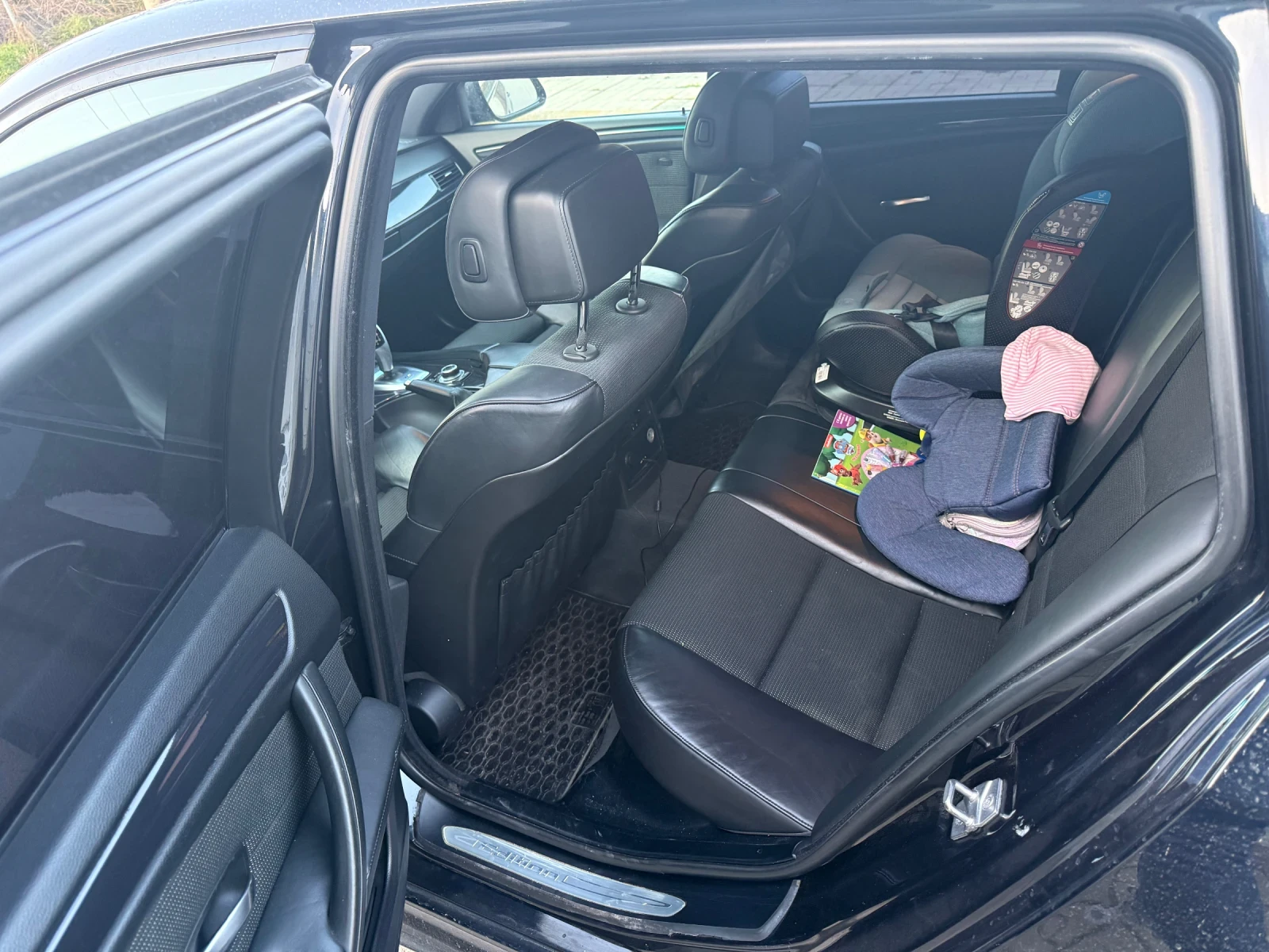 BMW 525 3.0 LCI, снимка 11 - Автомобили и джипове - 53720931