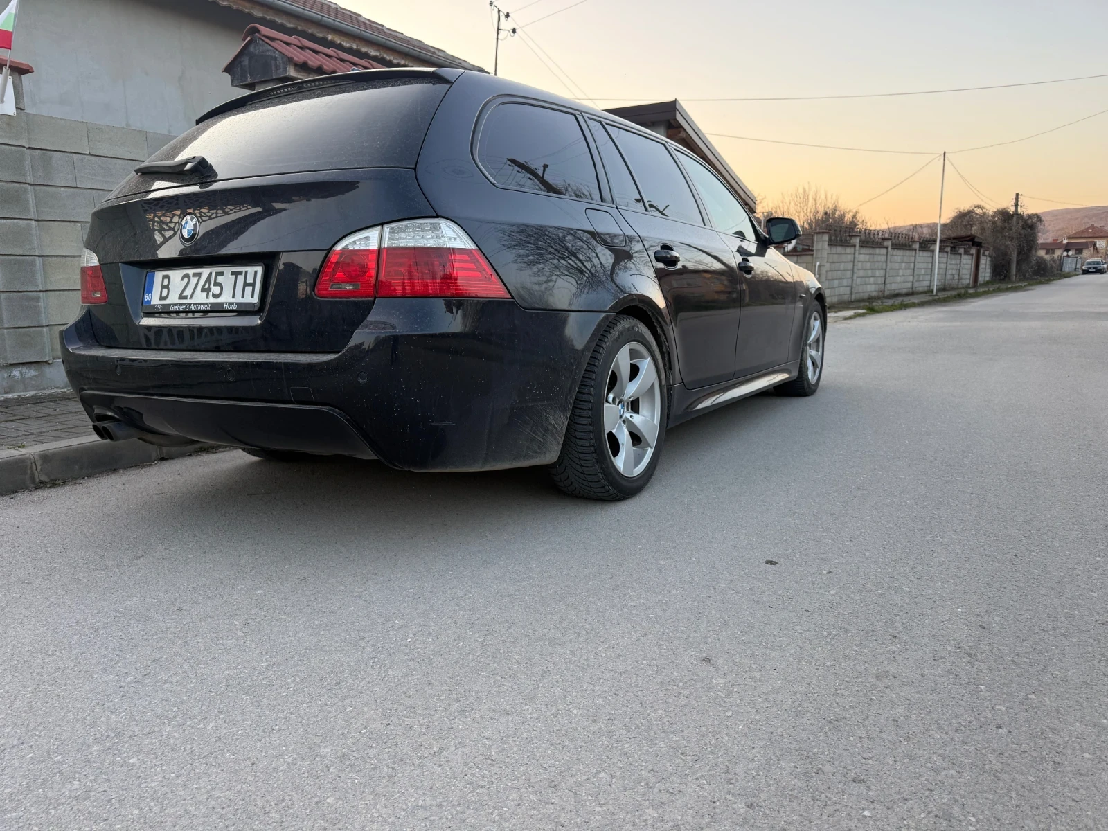BMW 525 3.0 LCI - изображение 7