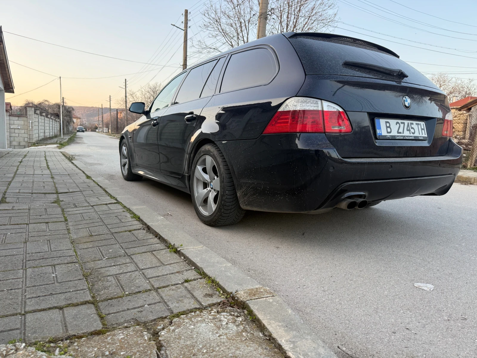 BMW 525 3.0 LCI - изображение 6