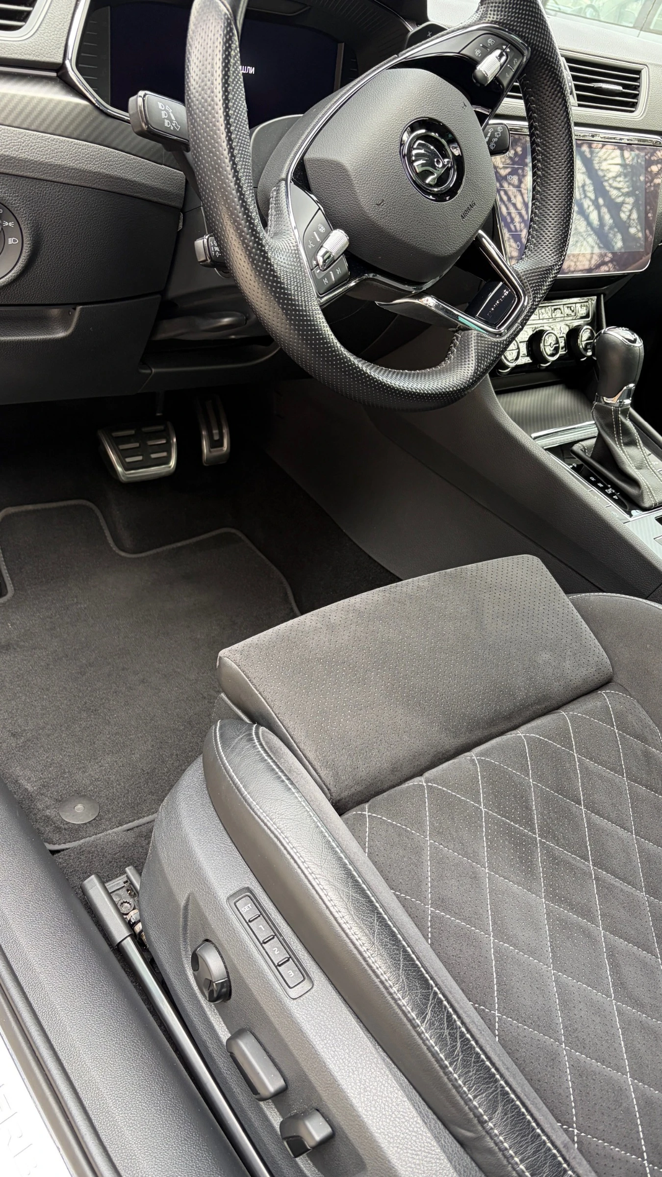 Skoda Superb 2.0 TDI, снимка 10 - Автомобили и джипове - 53748220