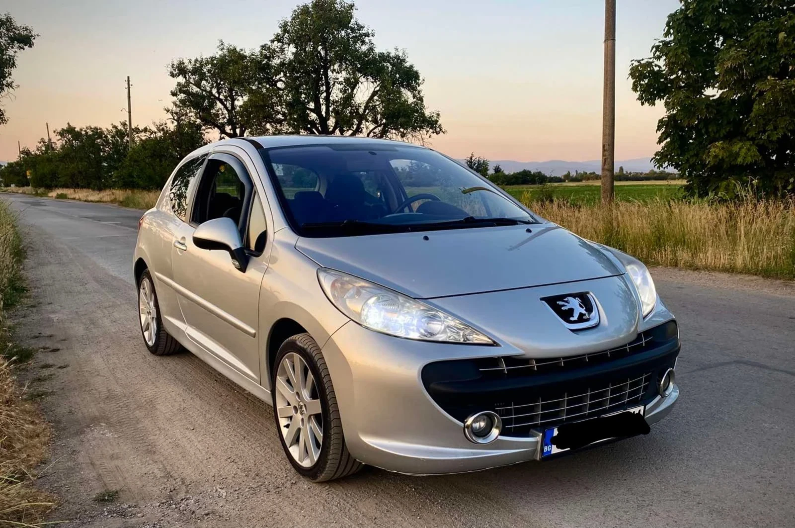 Peugeot 207 1.6 HDI/109к.с., снимка 2 - Автомобили и джипове - 53870633
