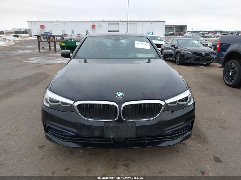 BMW 530 2.0l I xDrive, снимка 13 - Автомобили и джипове - 53907208