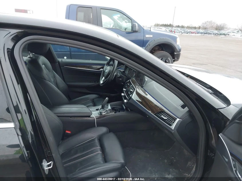 BMW 530 2.0l I xDrive, снимка 5 - Автомобили и джипове - 53907208