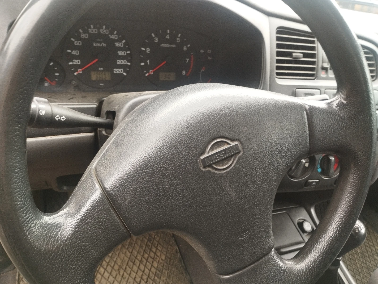 Nissan Primera, снимка 7 - Автомобили и джипове - 53959699