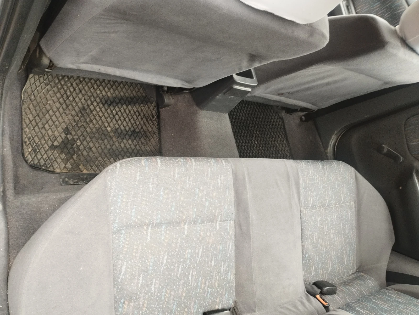 Nissan Primera, снимка 6 - Автомобили и джипове - 53959699