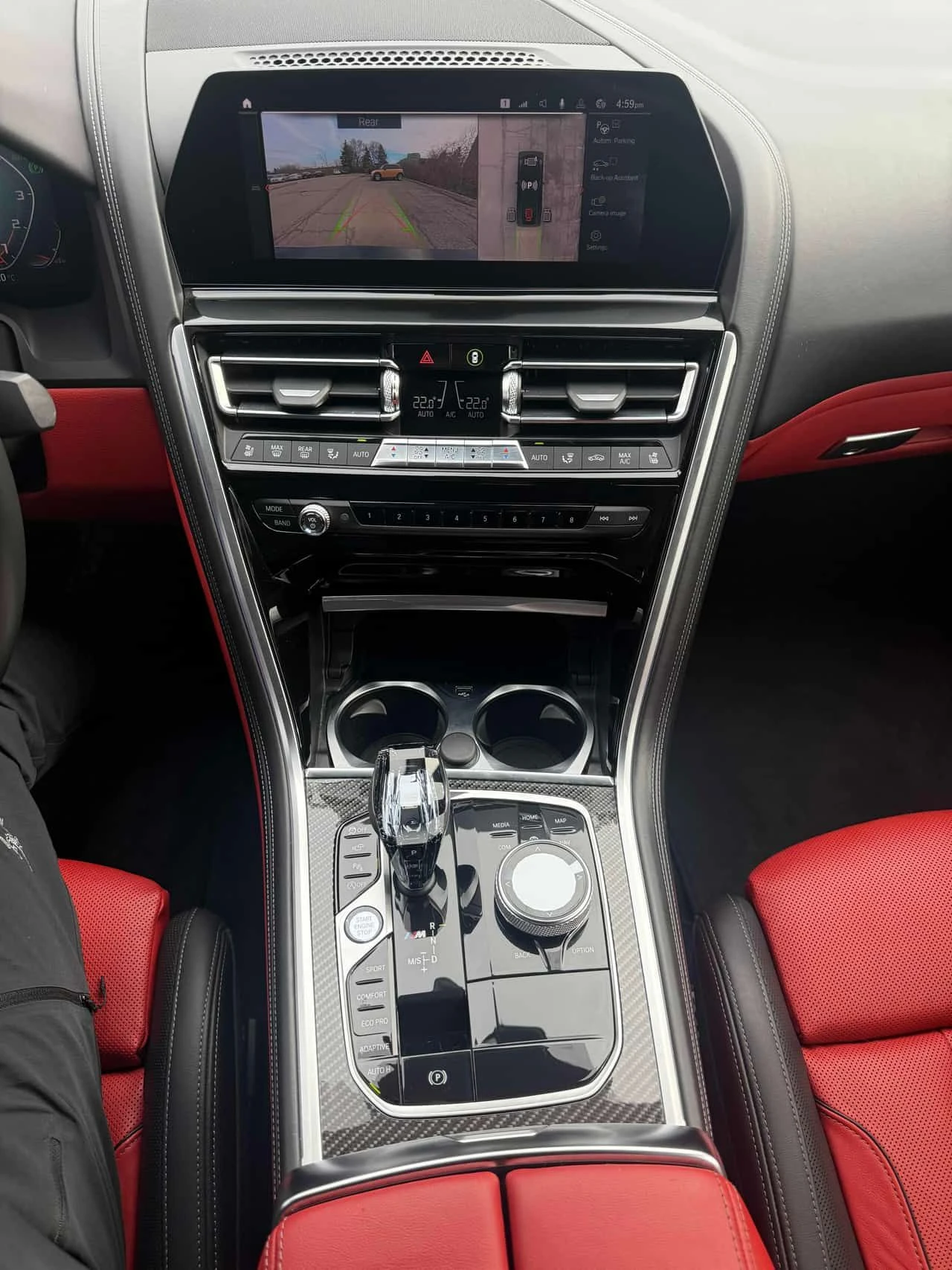 BMW 850 xDrive * ДИСТРОНИК * 360 * КАРБОН * ОБДУХВАНЕ, снимка 9 - Автомобили и джипове - 54084422