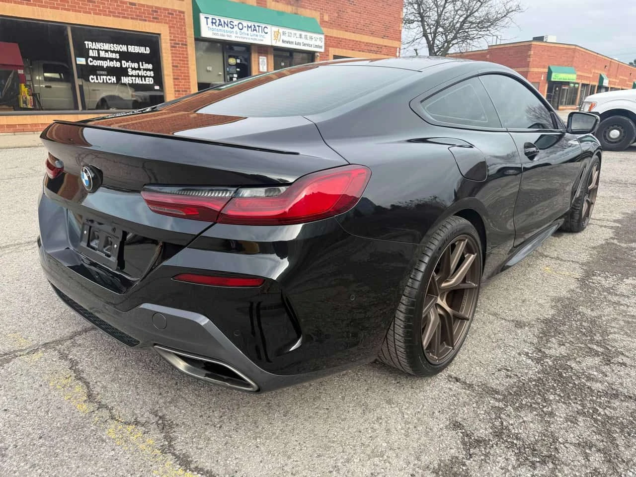 BMW 850 xDrive * ДИСТРОНИК * 360 * КАРБОН * ОБДУХВАНЕ, снимка 15 - Автомобили и джипове - 54084422