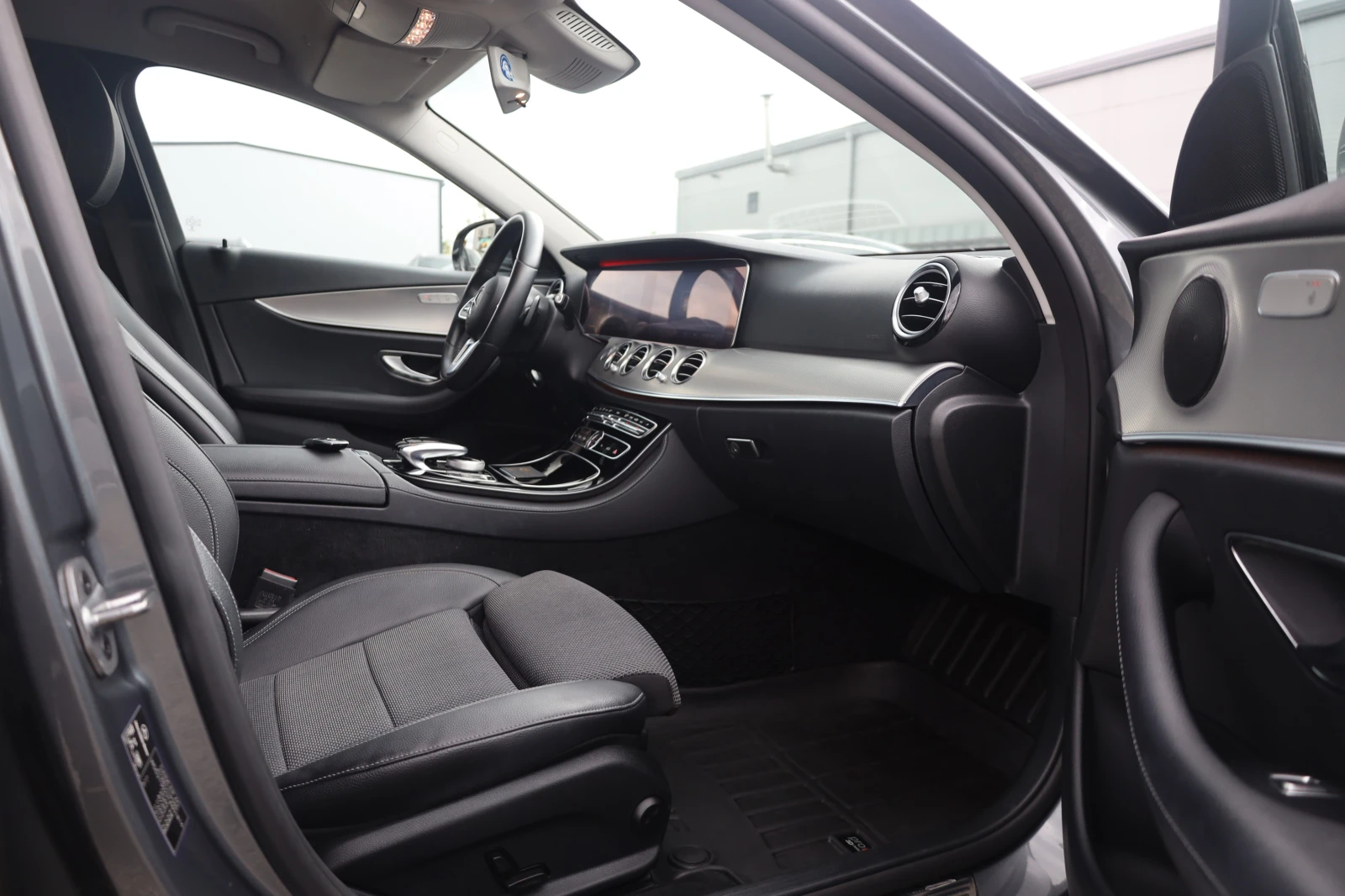 Mercedes-Benz E 400 d 4M WideScreen KAM SzH LED Ambient #iCarbg