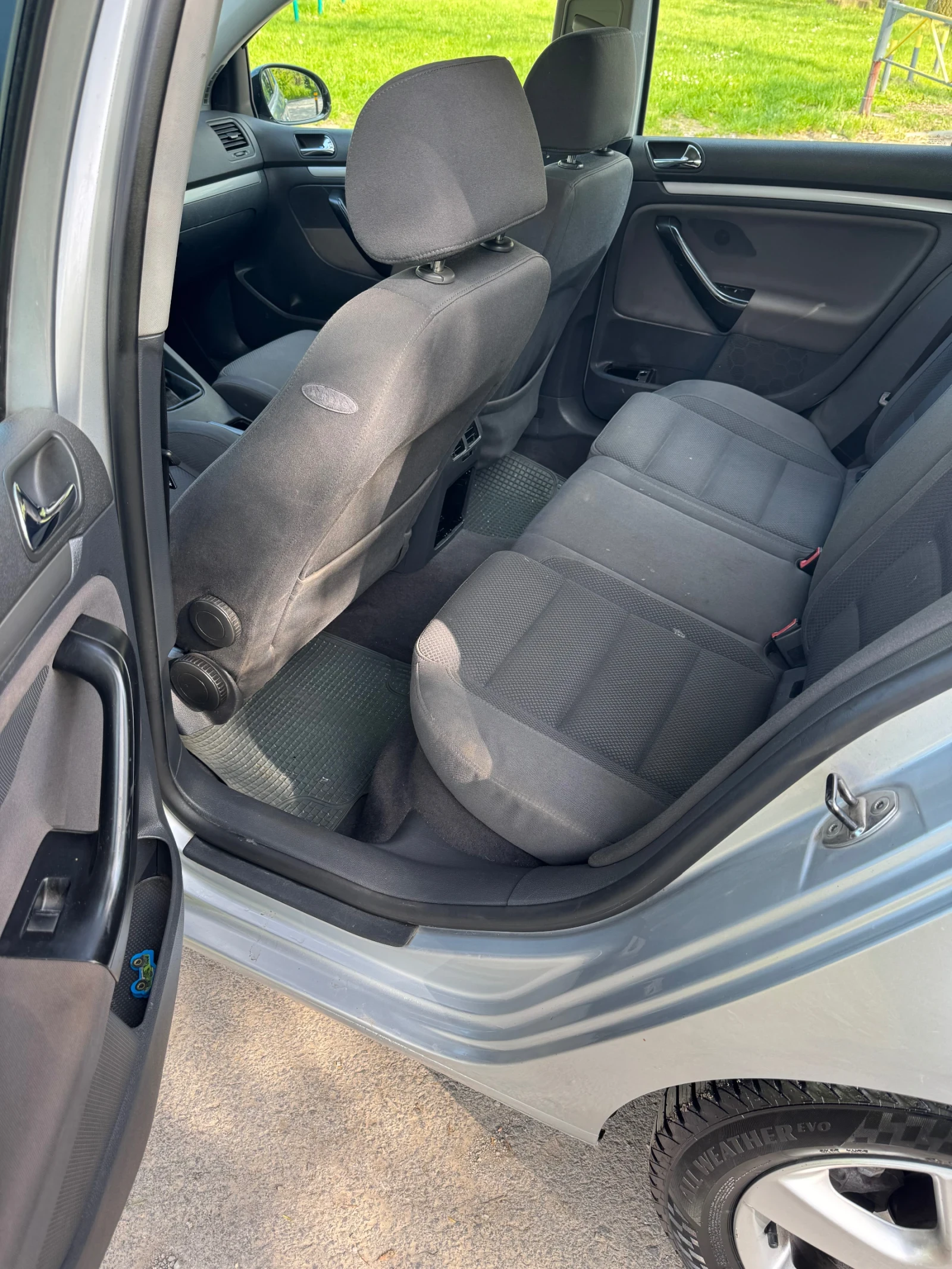VW Golf TDI, снимка 11 - Автомобили и джипове - 54420456