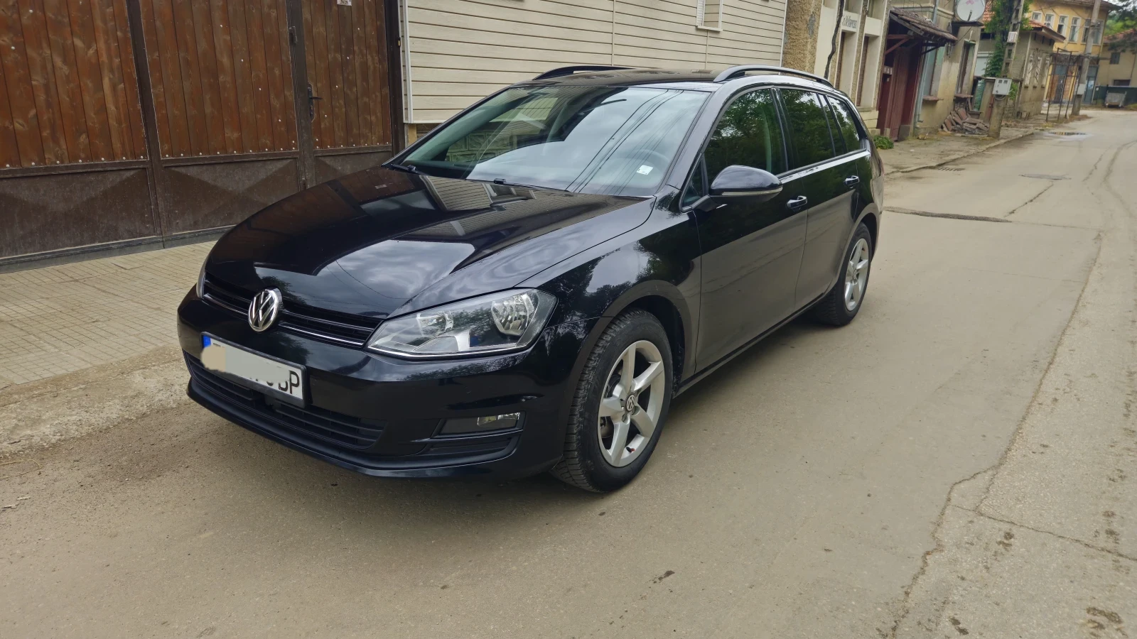 VW Golf 1.6TDI, снимка 2 - Автомобили и джипове - 54478650