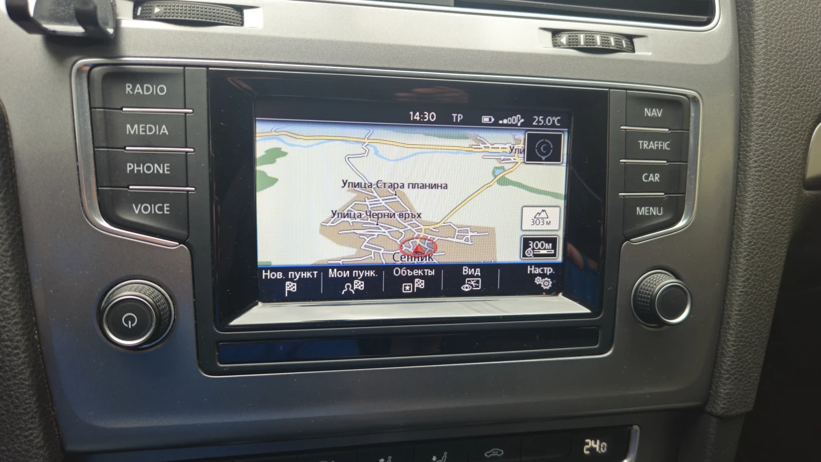 VW Golf 1.6TDI, снимка 8 - Автомобили и джипове - 54478650