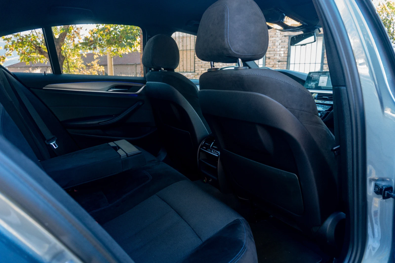 BMW 520 M PAKET XDRIVE СЕРВИЗНА ИСТОРИЯ, снимка 11 - Автомобили и джипове - 54726198