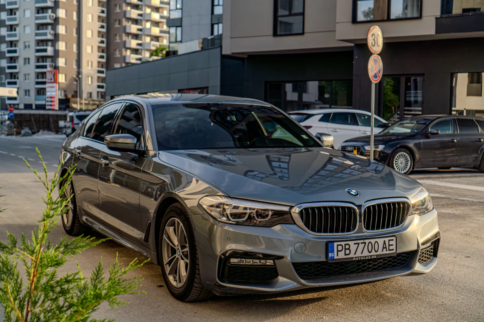 BMW 520 M PAKET XDRIVE СЕРВИЗНА ИСТОРИЯ