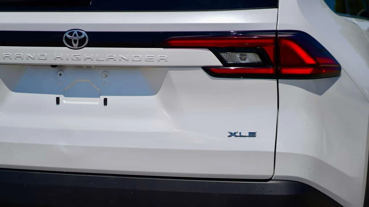 Toyota Grand Highlander * Hybrid * CARFAX * ПОДГРЕВИ * KEYLESS * 2 КЛЮЧА, снимка 17 - Автомобили и джипове - 54755591