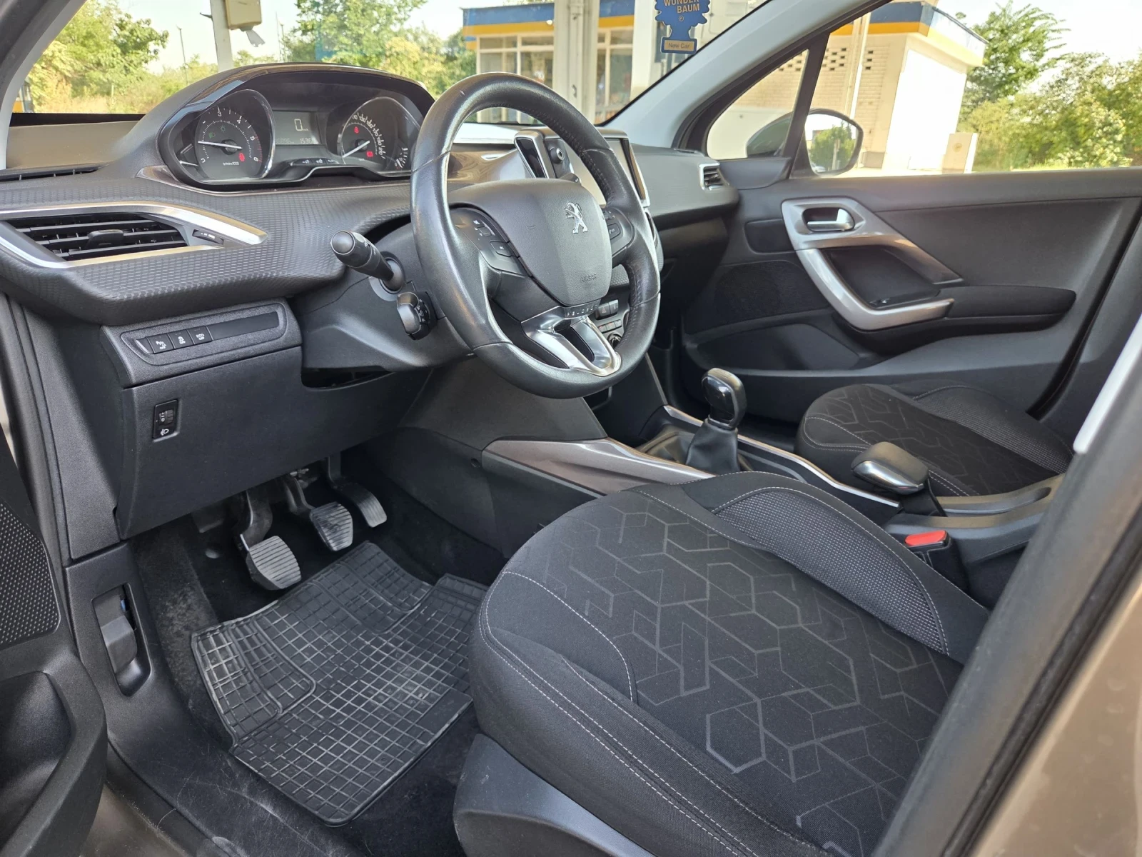 Peugeot 2008 1, 6 hdi 90 hp, снимка 10 - Автомобили и джипове - 55221868