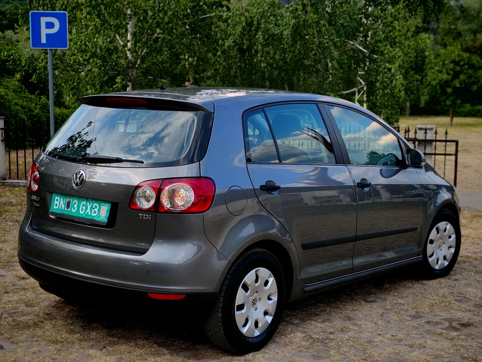 VW Golf Plus 1.9TDI(BKC)(105)* КЛИМАТРОНИК* НОВ ВНОС * , снимка 7 - Автомобили и джипове - 55334983