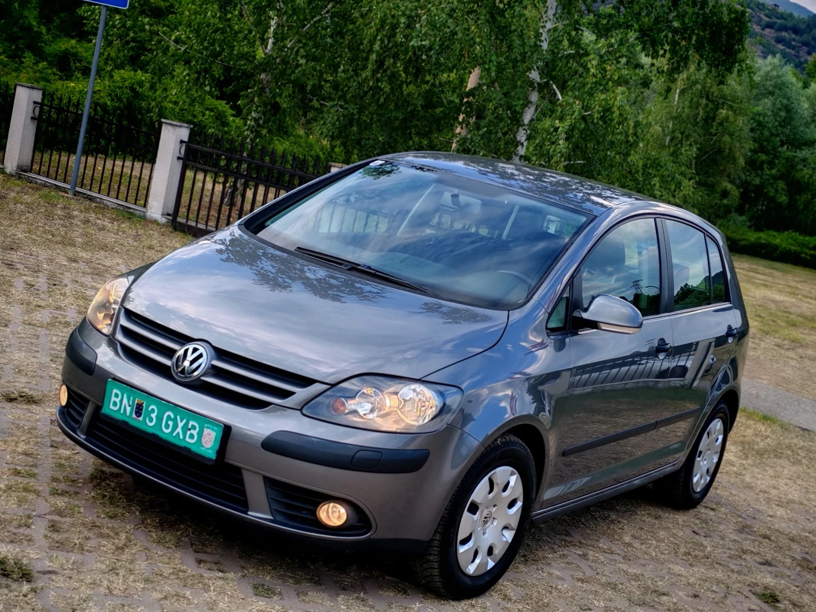 VW Golf Plus 1.9TDI(BKC)(105)* КЛИМАТРОНИК* НОВ ВНОС * , снимка 2 - Автомобили и джипове - 55334983
