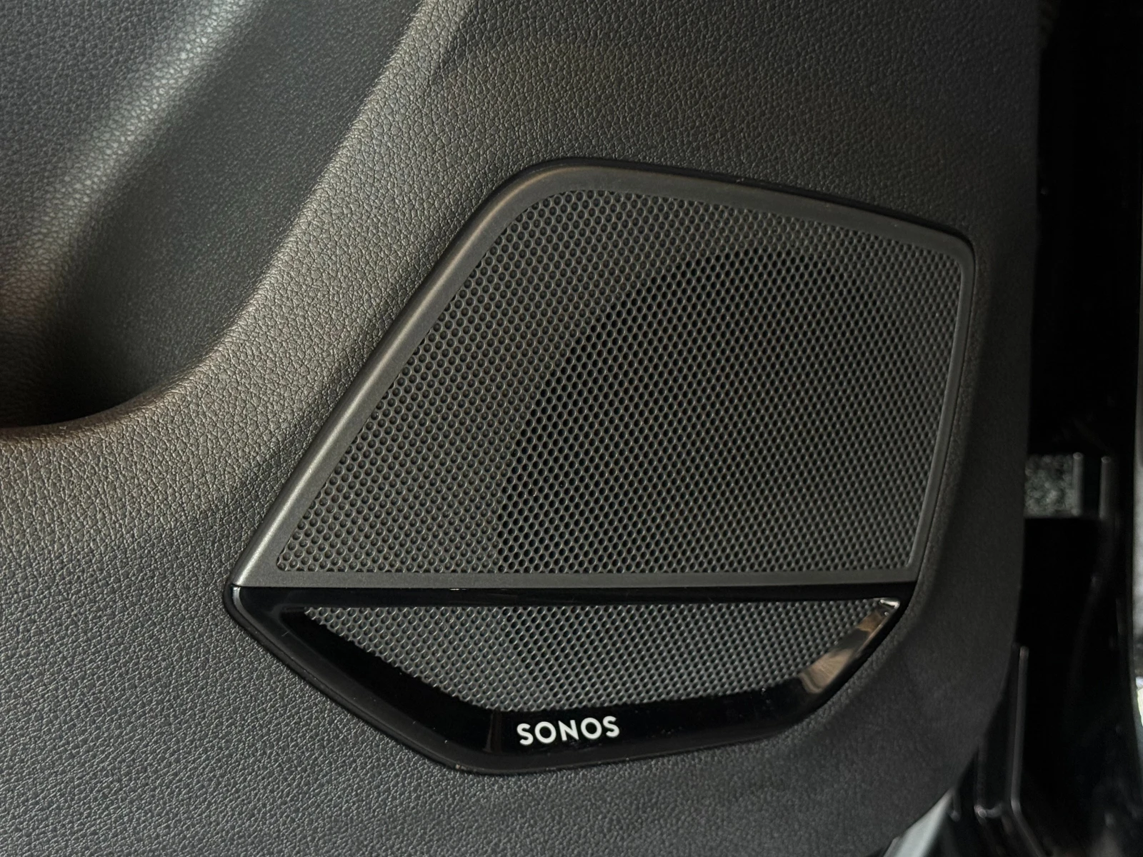 Audi RSQ3 2.5 TFSI QUATTRO PANO 360 SONOS , снимка 13 - Автомобили и джипове - 55447887