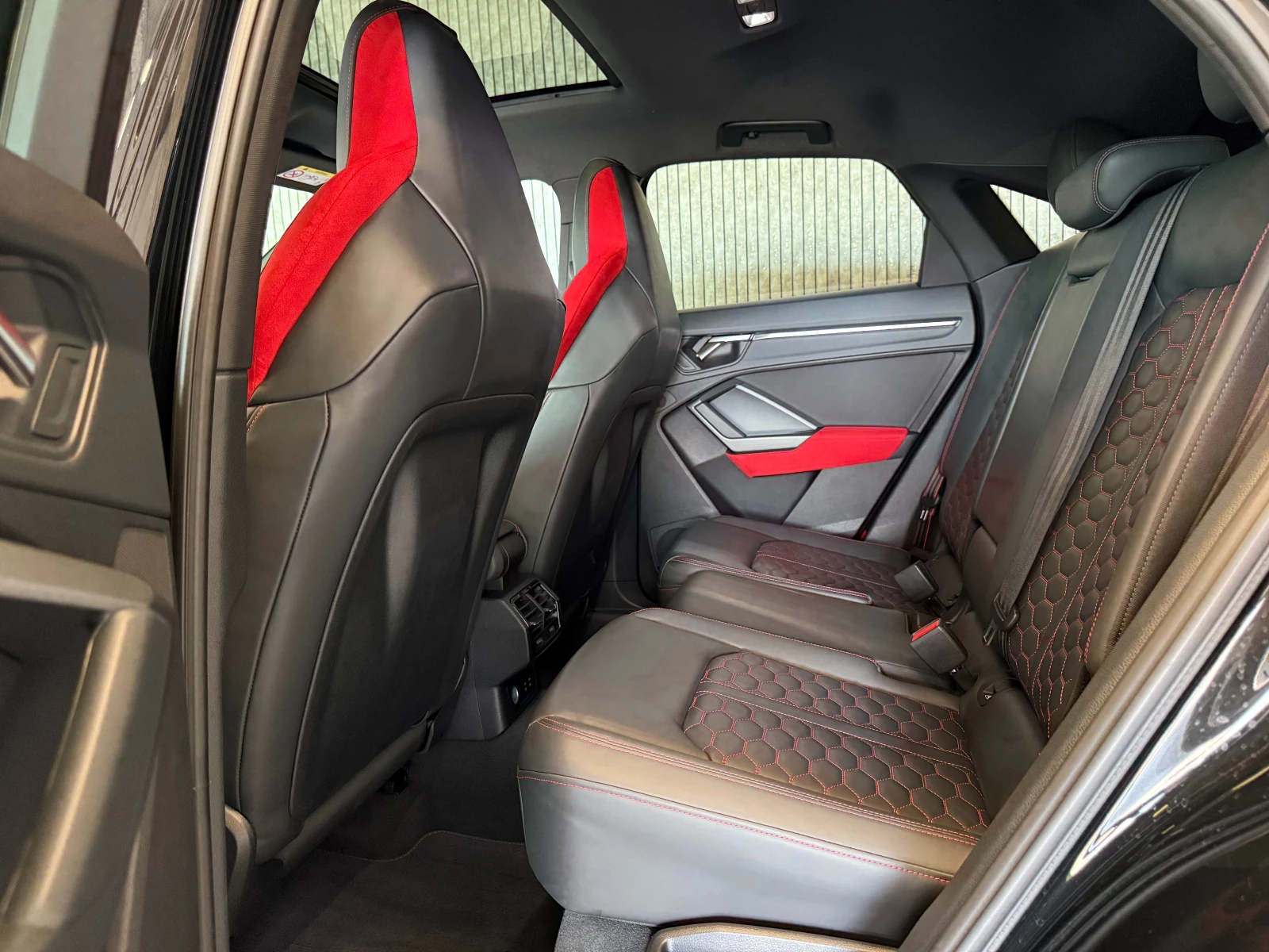 Audi RSQ3 2.5 TFSI QUATTRO PANO 360 SONOS , снимка 15 - Автомобили и джипове - 55447887