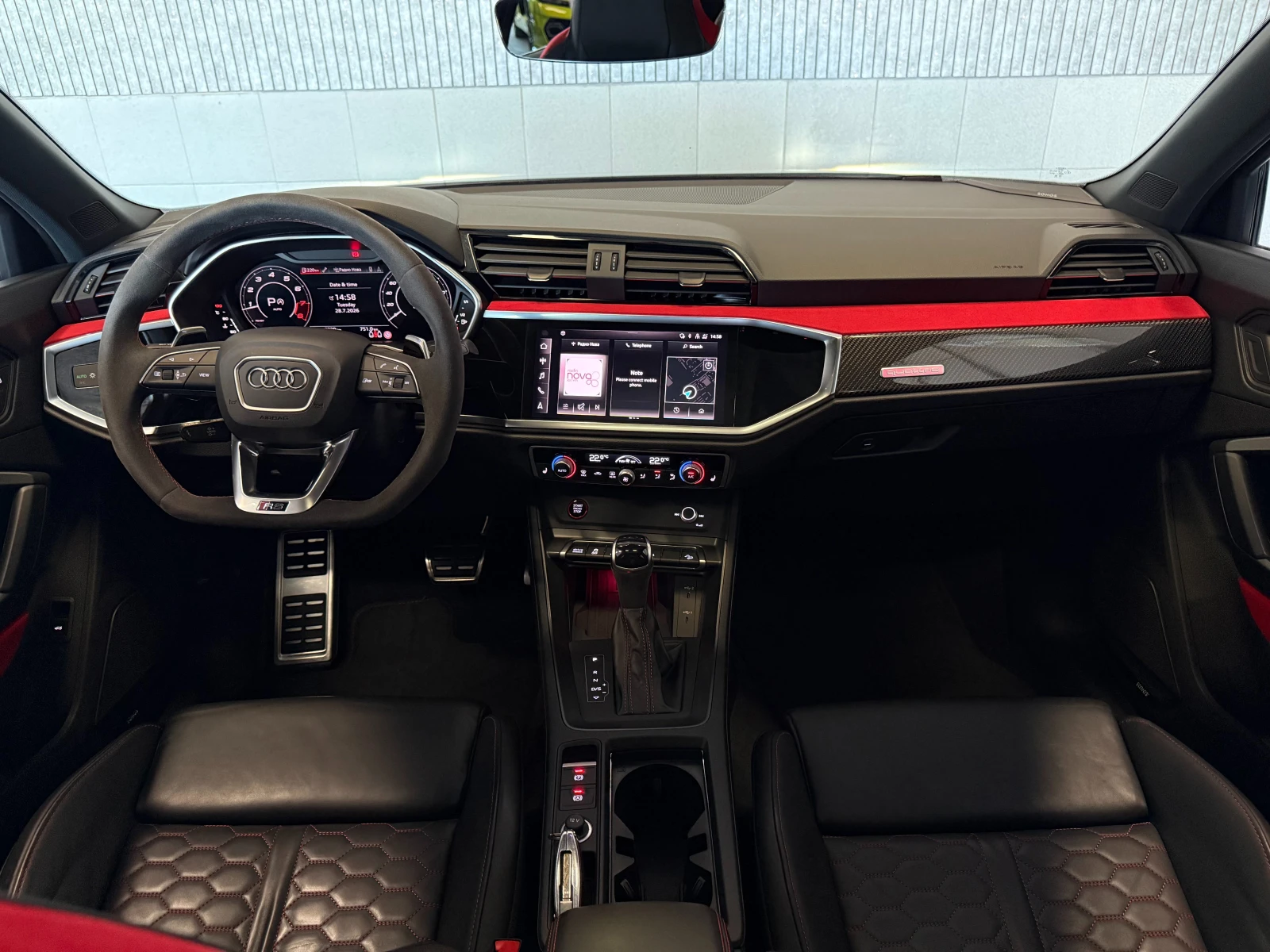 Audi RSQ3 2.5 TFSI QUATTRO PANO 360 SONOS , снимка 9 - Автомобили и джипове - 55447887