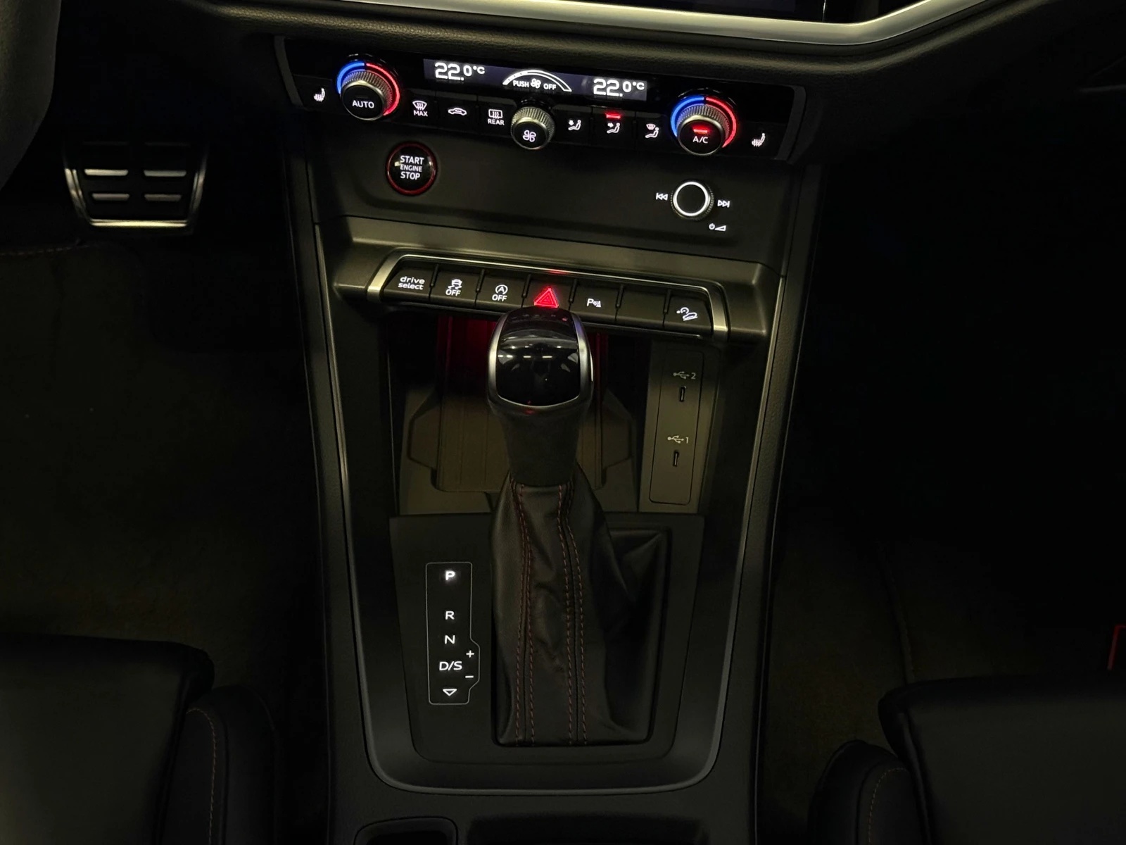 Audi RSQ3 2.5 TFSI QUATTRO PANO 360 SONOS , снимка 12 - Автомобили и джипове - 55447887