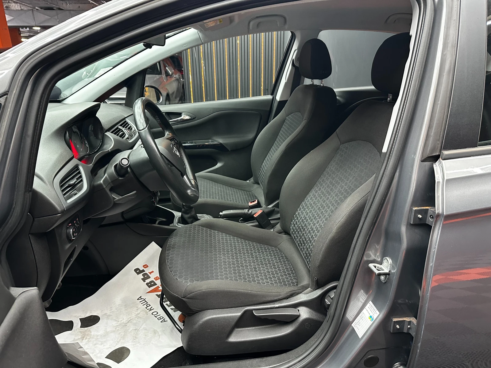 Opel Corsa E 1.2i 69 к.с., снимка 6 - Автомобили и джипове - 55737971