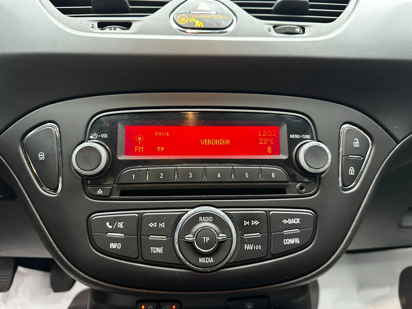 Opel Corsa E 1.2i 69 к.с., снимка 11 - Автомобили и джипове - 55737971