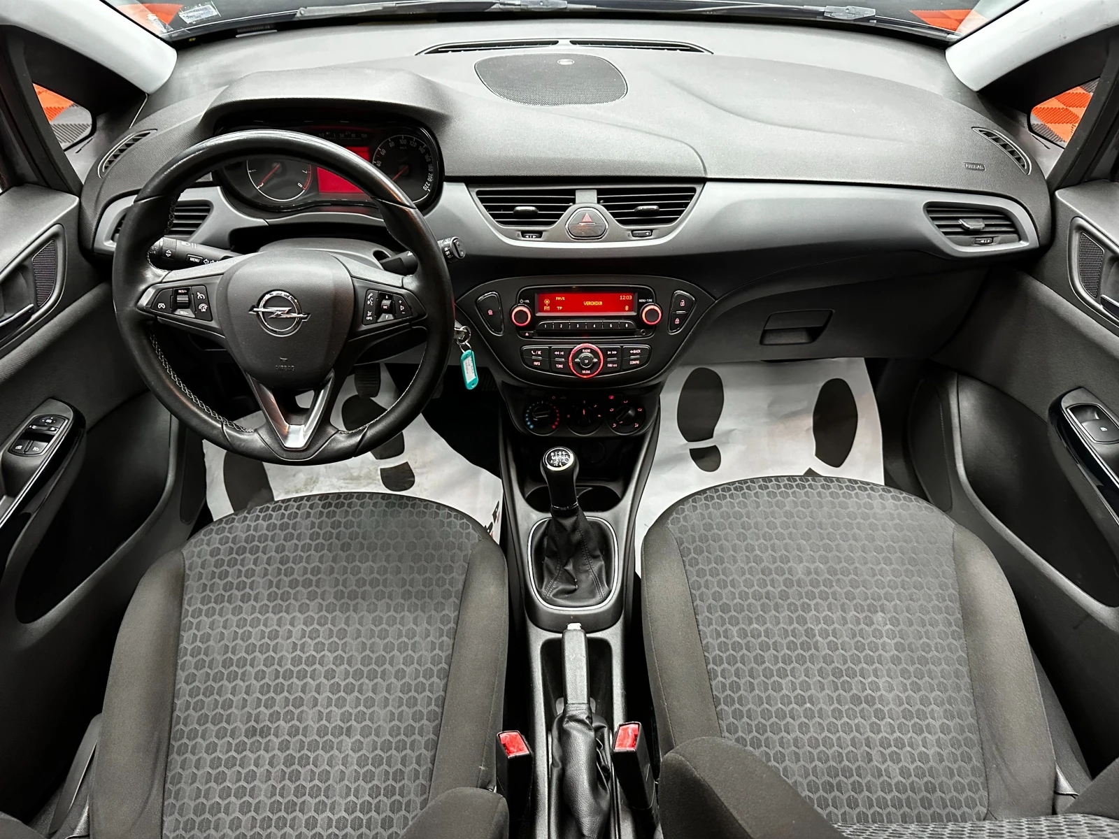 Opel Corsa E 1.2i 69 к.с., снимка 8 - Автомобили и джипове - 55737971
