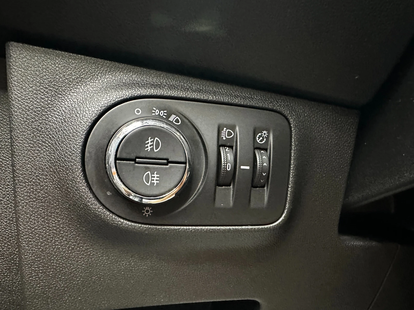 Opel Corsa E 1.2i 69 к.с., снимка 14 - Автомобили и джипове - 55737971