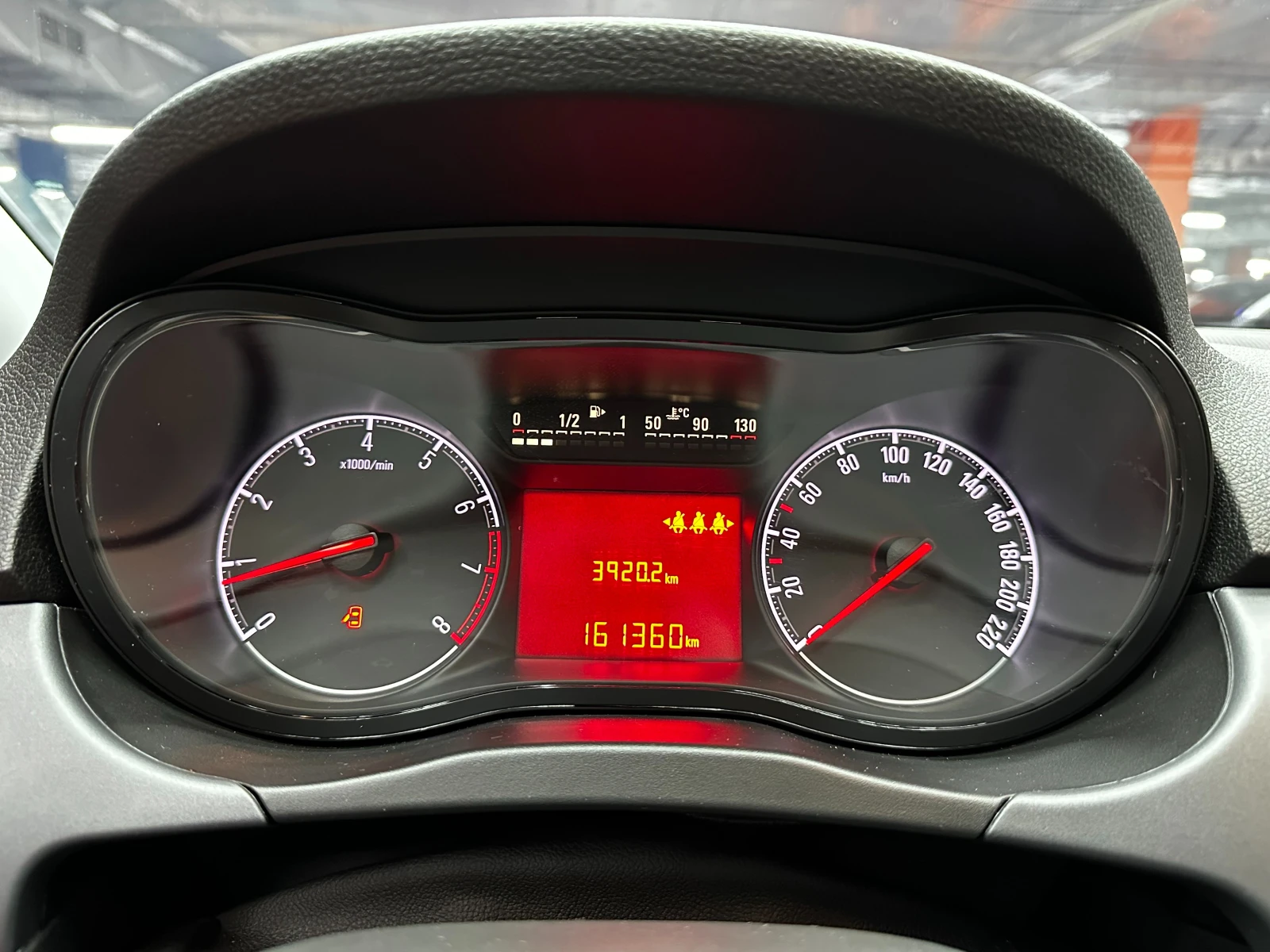 Opel Corsa E 1.2i 69 к.с., снимка 12 - Автомобили и джипове - 55737971