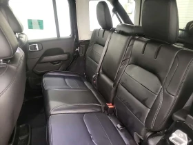 Jeep Wrangler * UNLIMITED SAHARA * CARFAX * 2 КЛЮЧА * , снимка 12