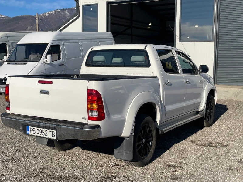 Toyota Hilux, снимка 9 - Автомобили и джипове - 48231785