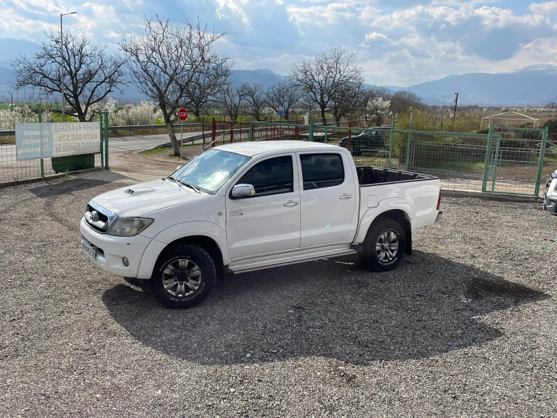 Toyota Hilux, снимка 6 - Автомобили и джипове - 47445443