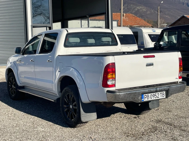 Toyota Hilux, снимка 8 - Автомобили и джипове - 48231785