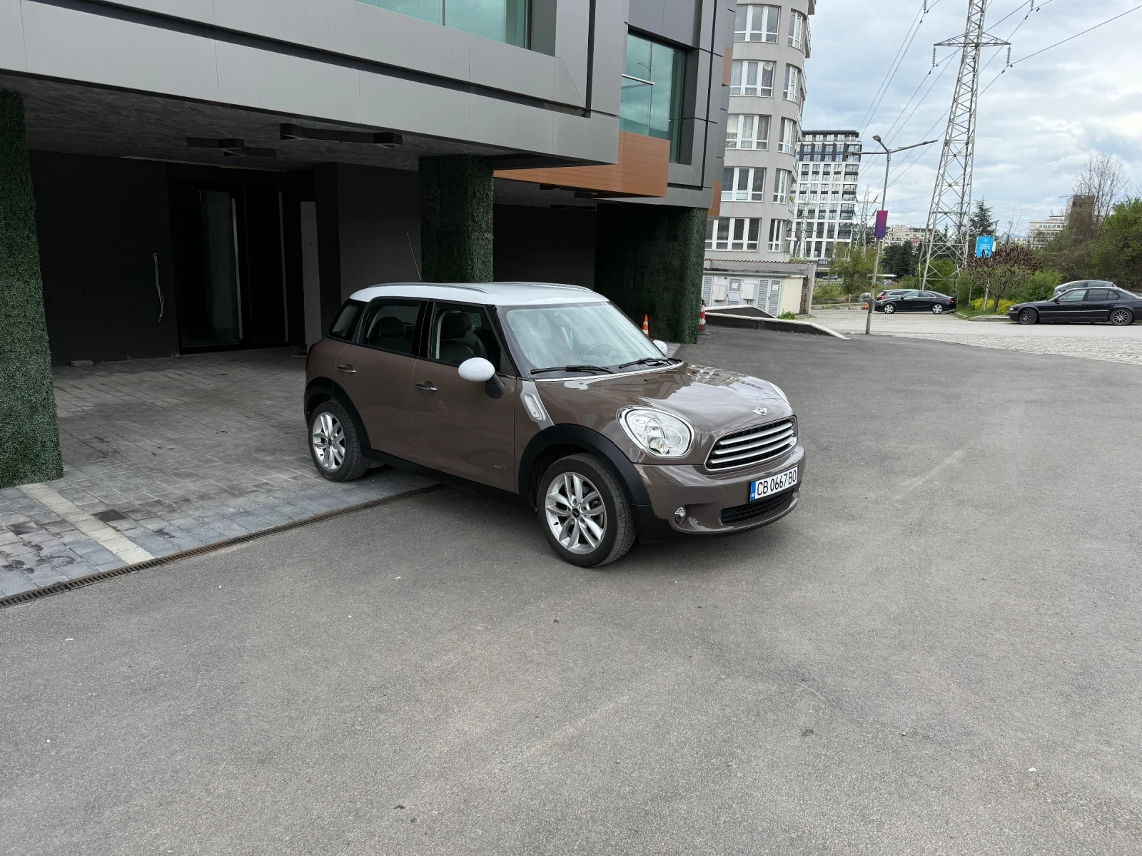 Mini Countryman 1.6D ALL4 4X4 - изображение 7