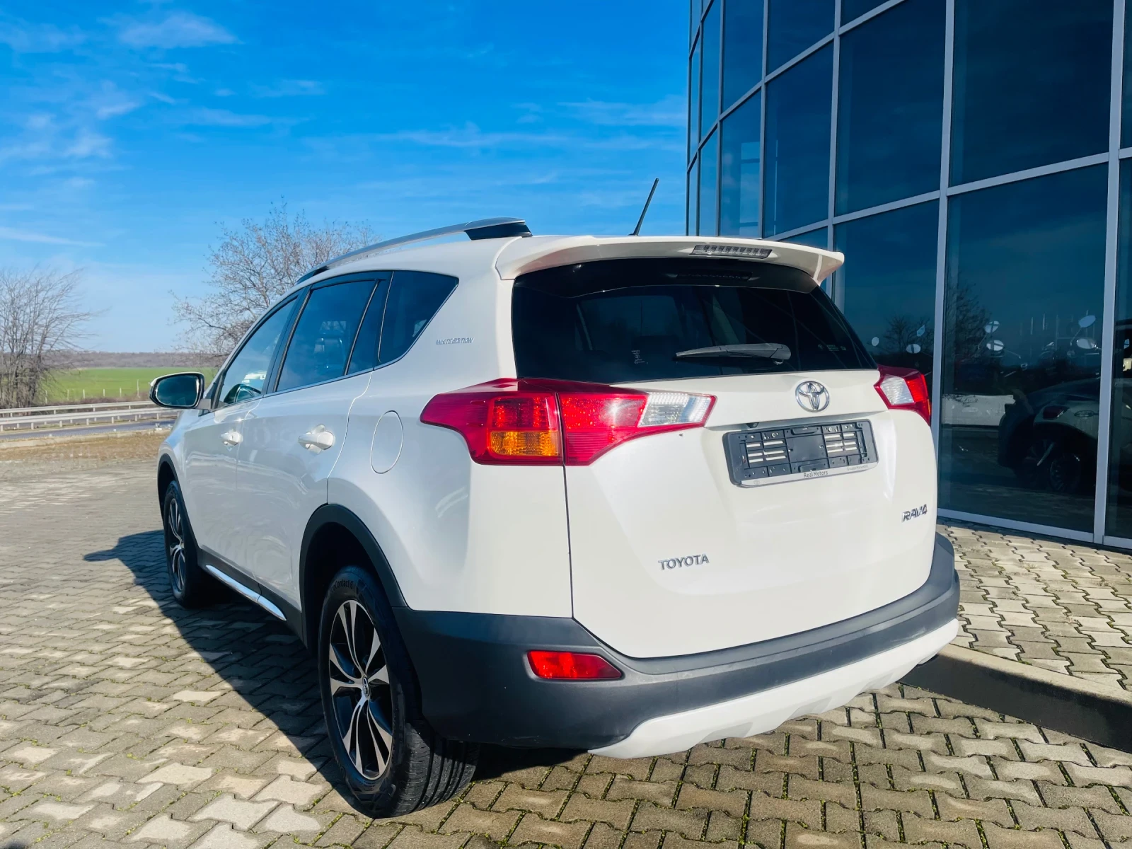 Toyota Rav4 D-4D 124 k.с. White Edition - изображение 5