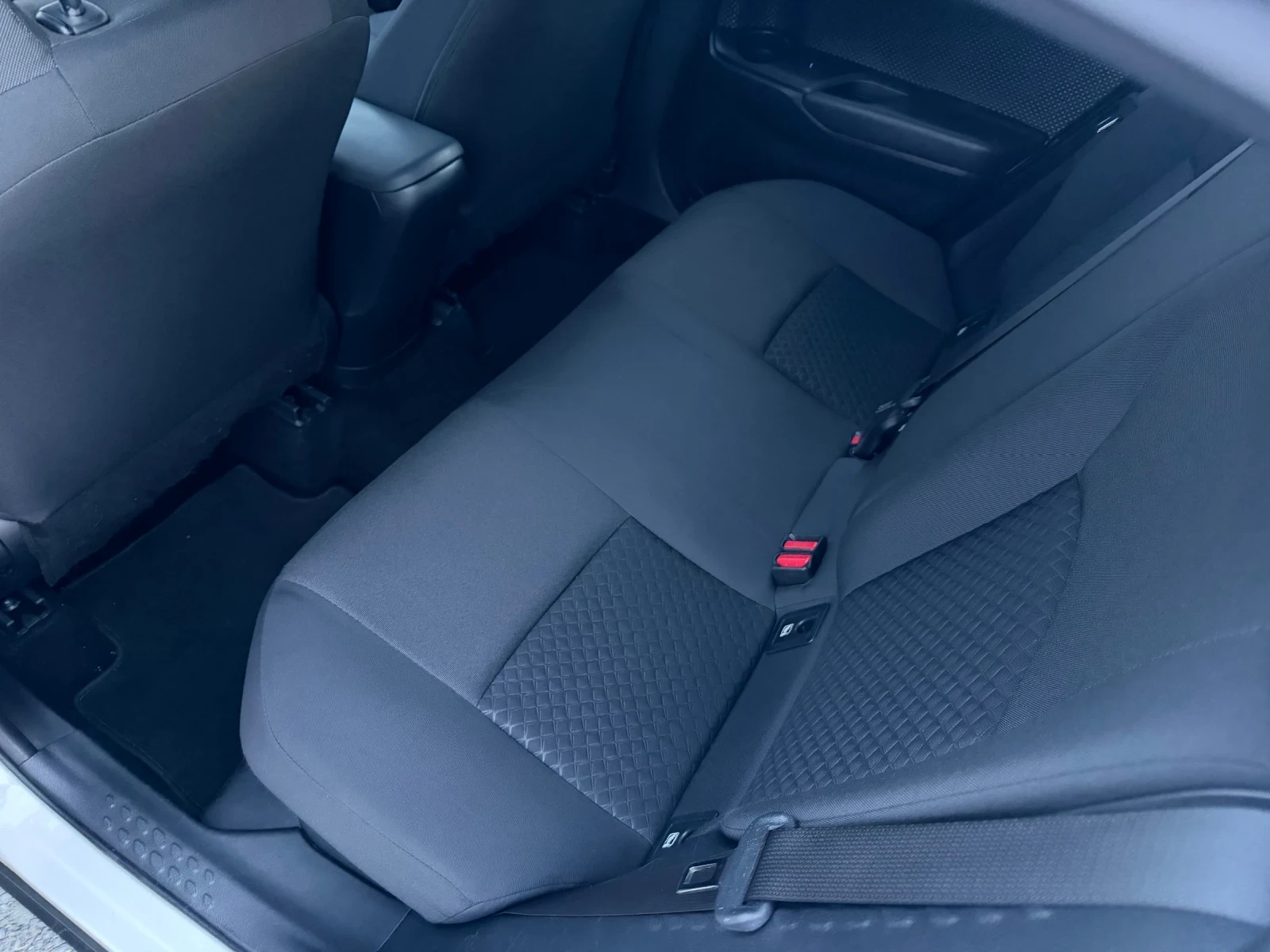 Toyota C-HR HYBRID / FACELIFT / ЕВРО6 / YOUTUBE / WAZE , снимка 13 - Автомобили и джипове - 53977472